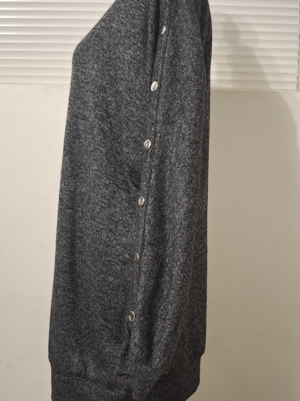 ​Lily Morgan Grey Snap Sleeve Tunic Sweater Top Size 1X - Picture 3 of 4